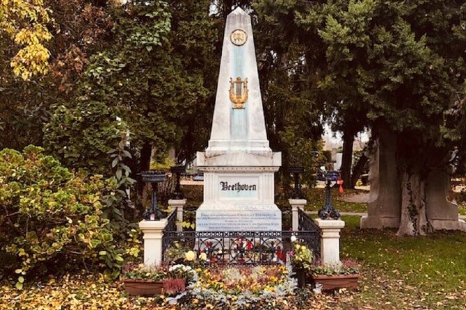 Mobile puzzle rally tour at the Vienna Central Cemetery - Price and Logistics: Is $25.37 Actually Good Value?