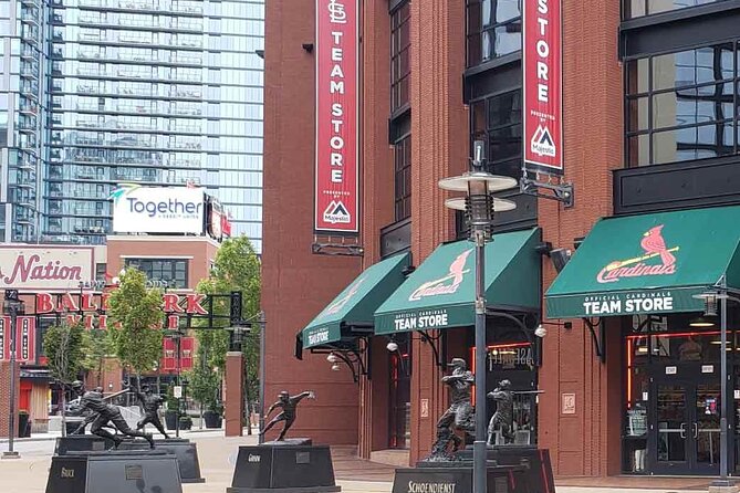 Outdoor Escape Room in St. Louis - Downtown - The real value: why this works better than a typical “tour”