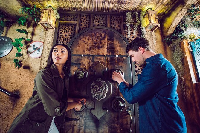 The Escape Game San Antonio: Epic 60-Minute Adventures at The Rim - The Briefing and Debrief: The Part Many People Underestimate