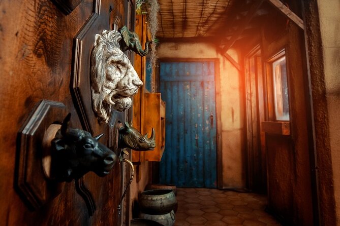 The Escape Game San Francisco in Fisherman's Wharf - How the guide works: you’re in charge, they help you think