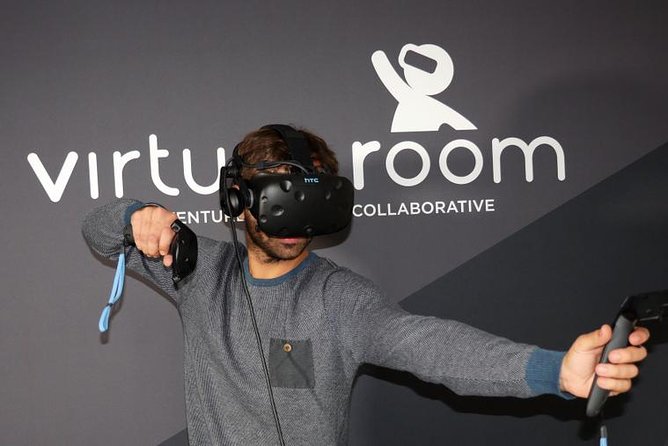 Virtual Room - 40-50min VR Escape Game Adventure for 2+ Players - Photo Moments: In-Game and Real-Life Keepsakes