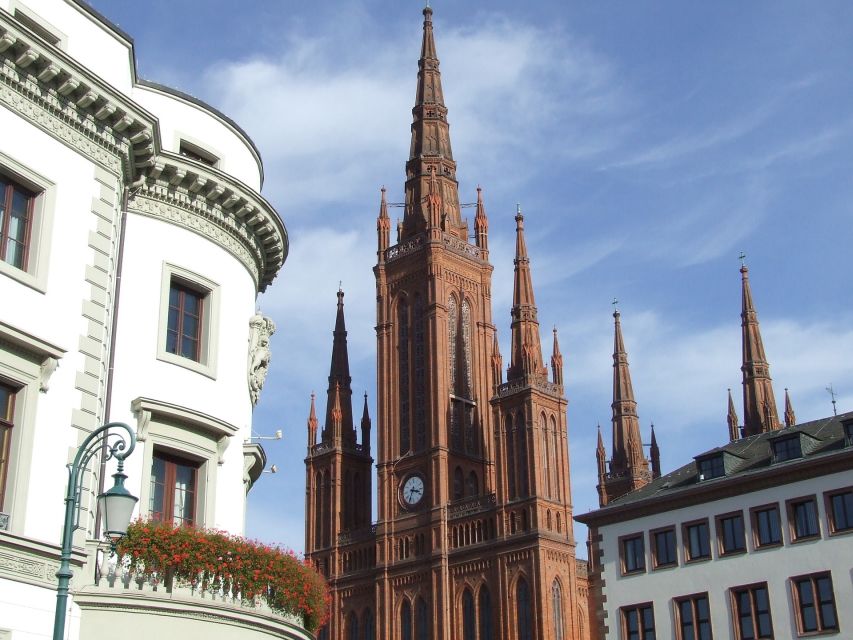 Wiesbaden Biebrich: Outdoor Escape Game - The iPad Puzzle Flow: Codes, Logic, and That Live Chat