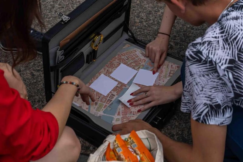 Zürich: guided Escape Game - Boatride, Snacks and Drinks - Snacks and drinks: the small detail that makes the game feel easy